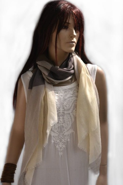 Wollen sjaal, bollen, taupe, offwhite
