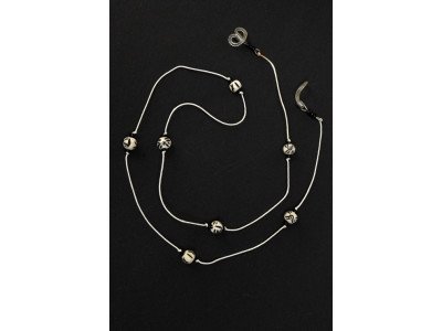 Handmade design brillenkoordje, zwart wit met etnische kralen