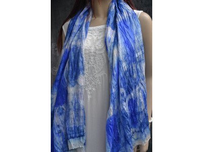 Echte zijden handgeschilderde sjaal, wit, paarsblauw, donkerblauw