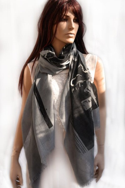 Wollen sjaal of stola, grijs en zwart, abstracte figuren