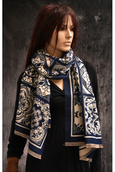 Warme sjaal met prachtig tegelmotief, blauw en offwhite
