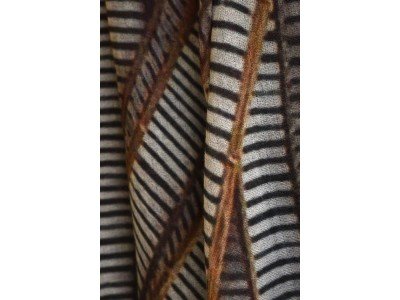 Wollen sjaal of stola, lijnenspel, bruin, cognac, beige, offwhite