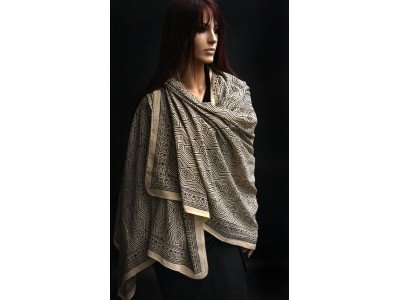 Katoenen sjaal of pareo, honingkleur met grijszwart