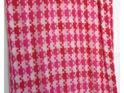 Sjaaltje van katoen in roze, rood en wit 