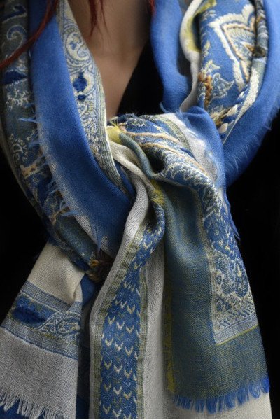 Wollen sjaal of stola, bohemian, blauw en offwhite