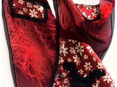 Patchwork vintage style sjaal met kant en franjes, rood, zwart en grijs